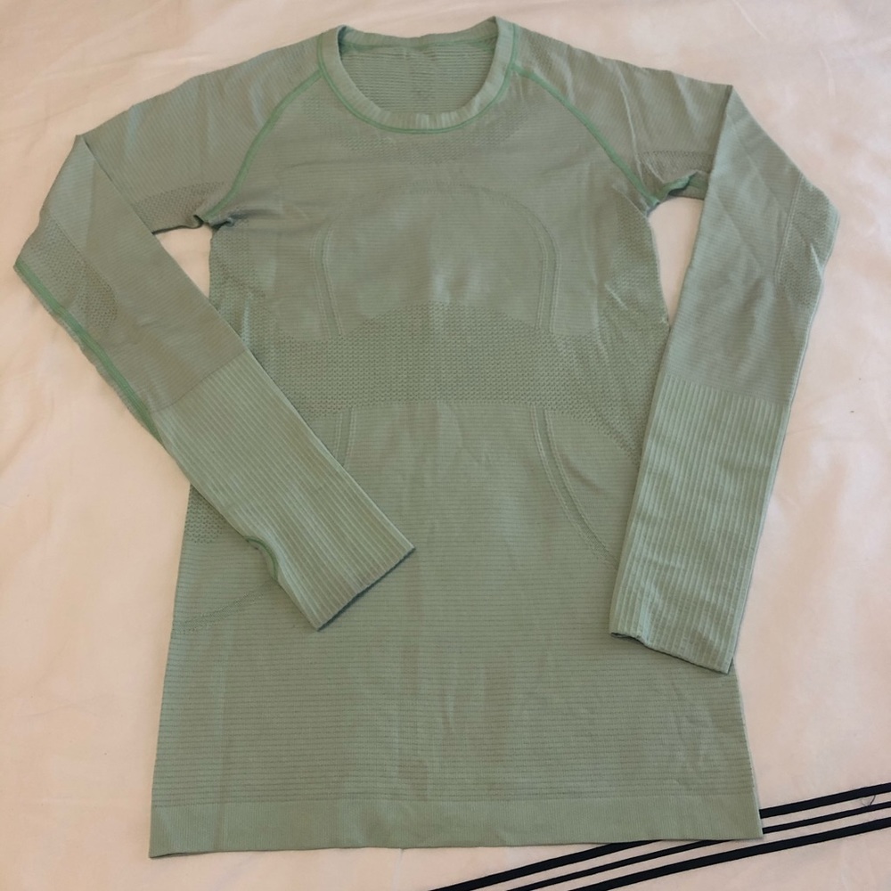 Lululemon swiftly tech long sleeve top